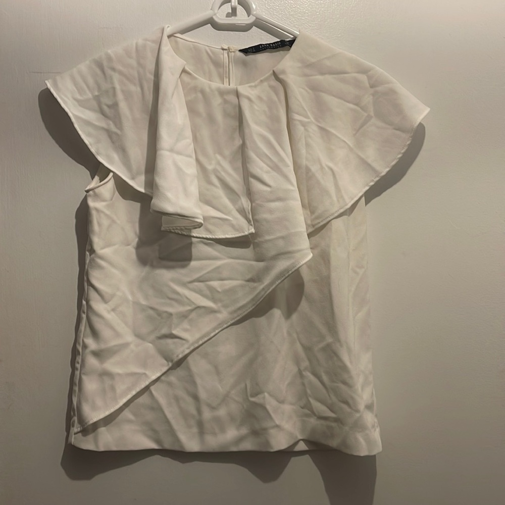 Zara white blouse. Perfect condition, no stains. Size small.